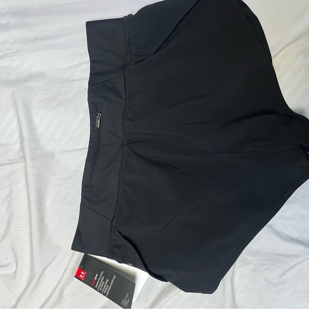 Under Armour Women's Black Heat Gear Shorts - Picture 2 of 3